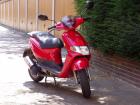 PIAGGIO 100 Motorroller in Rot