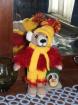 Süßer TEDDYBÄR mit Kleidung HANDARBEIT  NEU