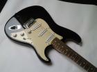 Squier Bullet Strat (Schwarz) inkl. Gigbag, Saiten