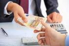 Ich stehe Ihnen für Ihre finanziellen Bedürfnisse zur Verfügung.